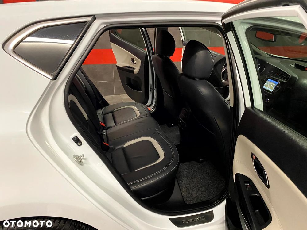 Kia Ceed 1.6 GDI Platinum Edition - 24