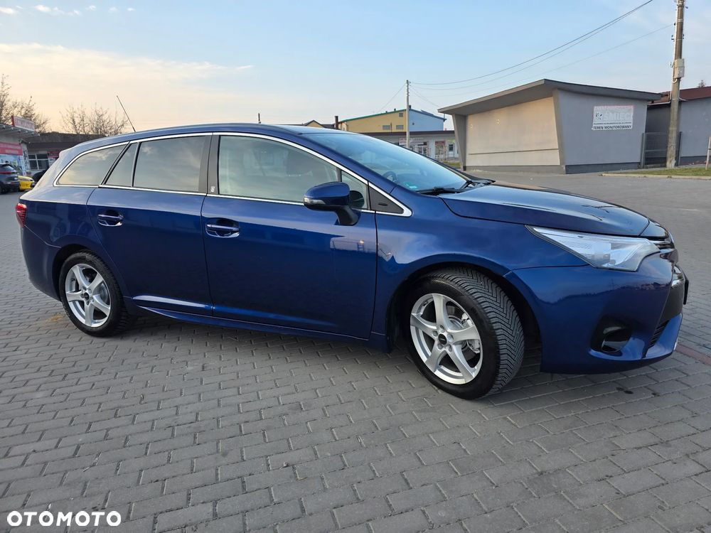 Toyota Avensis Touring Sports 1.8 Multidrive S Comfort - 13