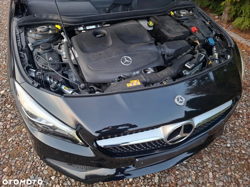 Mercedes-Benz CLA 180 7G-DCT AMG Line - 13