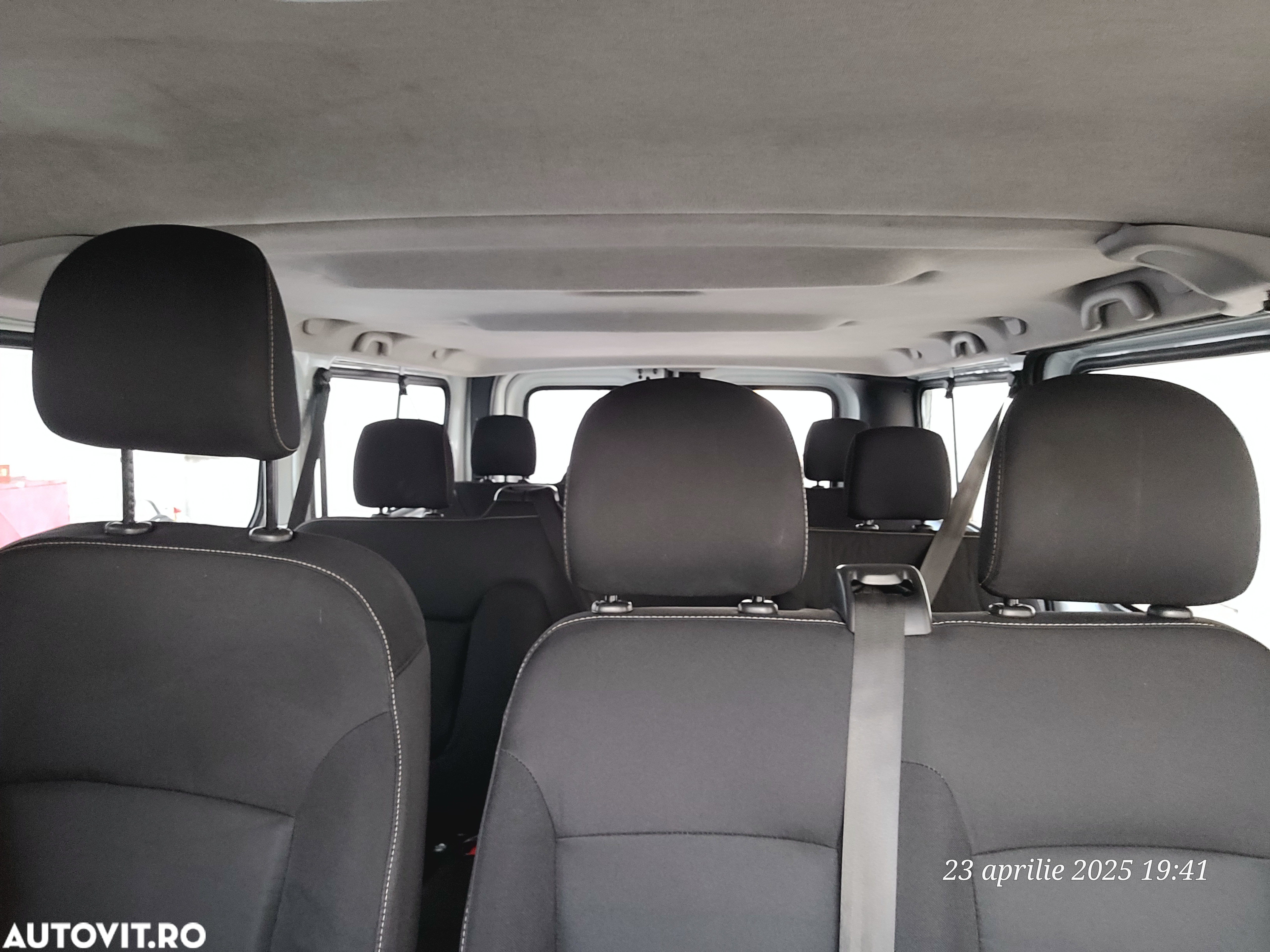 Renault Trafic Combi L2H1 1.6 dCi TT 145 7+1 Expression Plus - 11