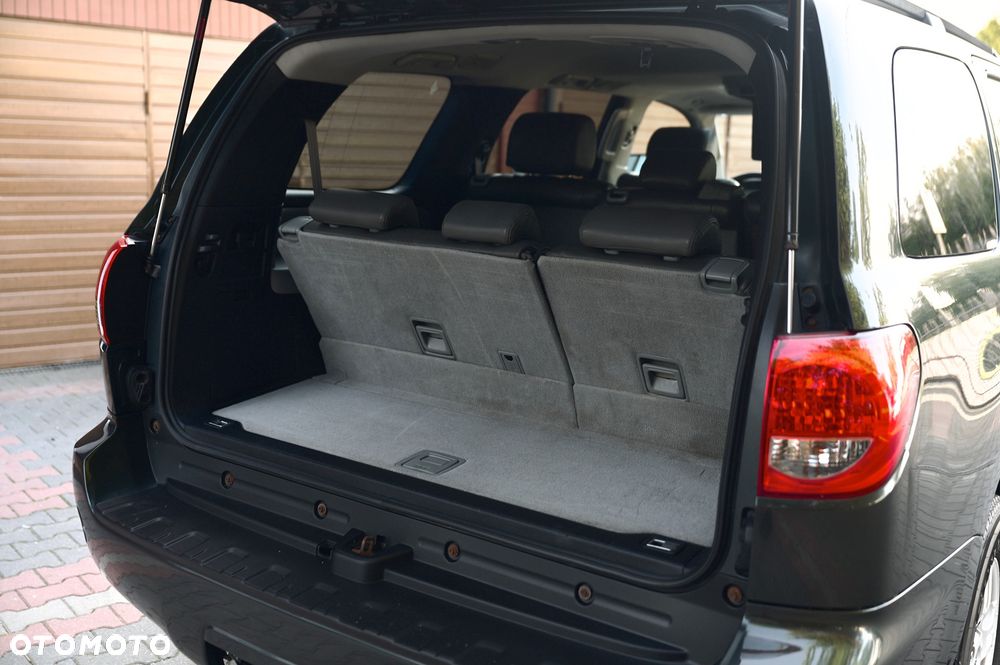 Toyota Sequoia - 18