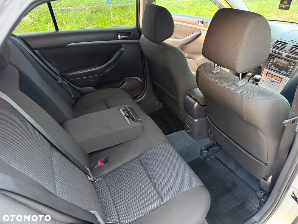 Toyota Avensis 2.0 D-4D Premium - 19