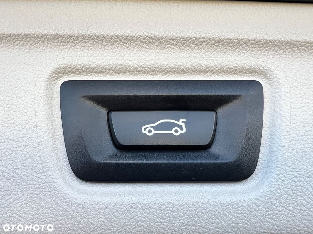 BMW Seria 3 318i Advantage - 40