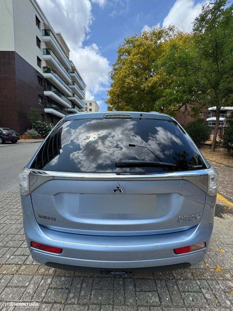 Mitsubishi Outlander 2.0 PHEV Instyle Navi - 4