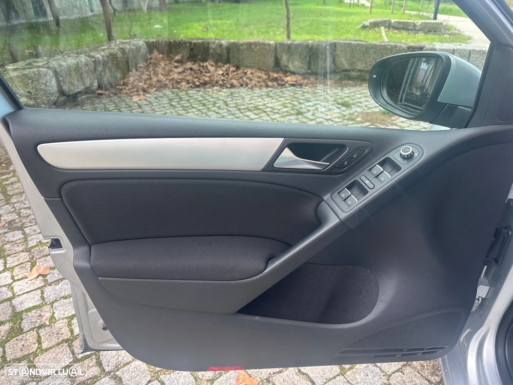 VW Golf 2.0 TDi BlueMotion Edition - 10