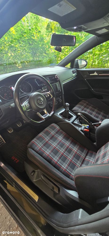 Volkswagen Golf 2.0 TSI GTI - 8
