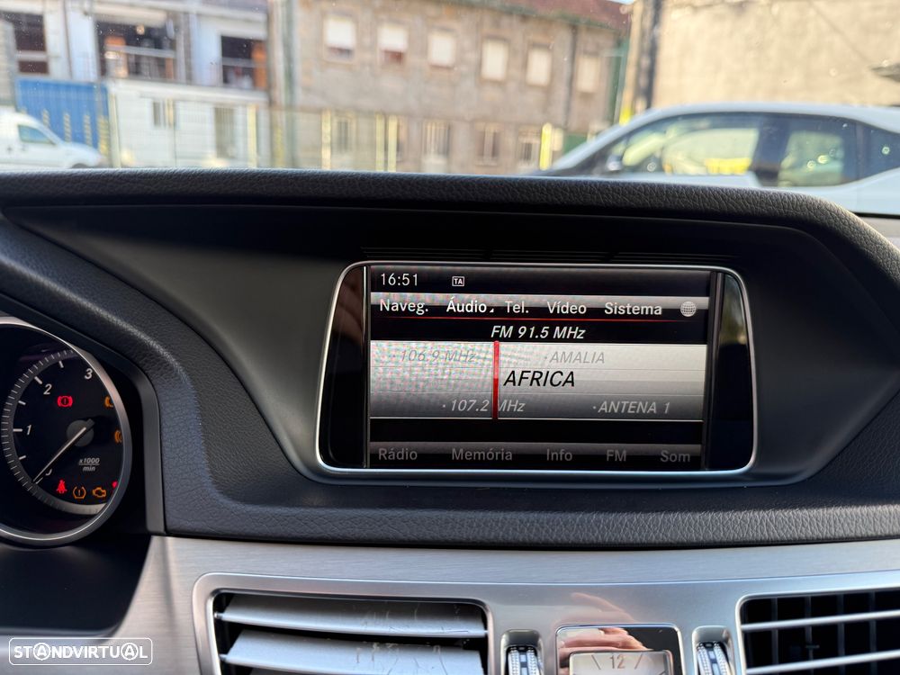 Mercedes-Benz E 300 Bluetec Hybrid Avantgarde - 29