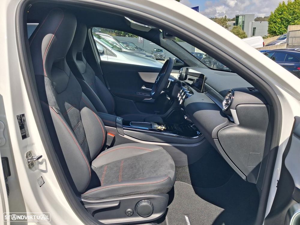 Mercedes-Benz A 250 e AMG Line - 15