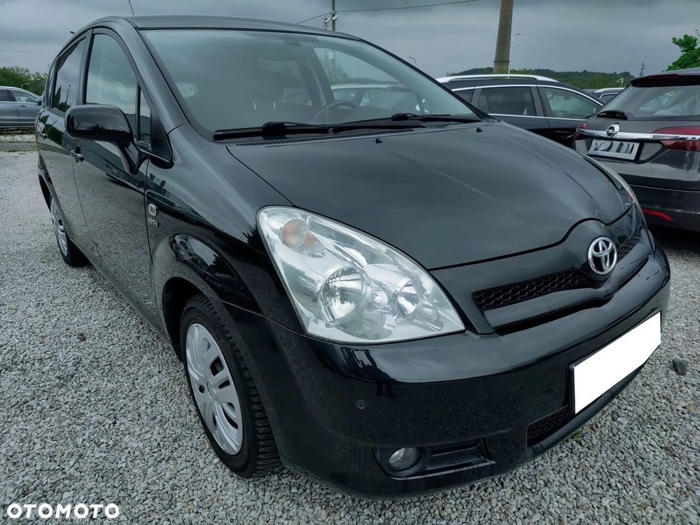 Toyota Corolla Verso - 1