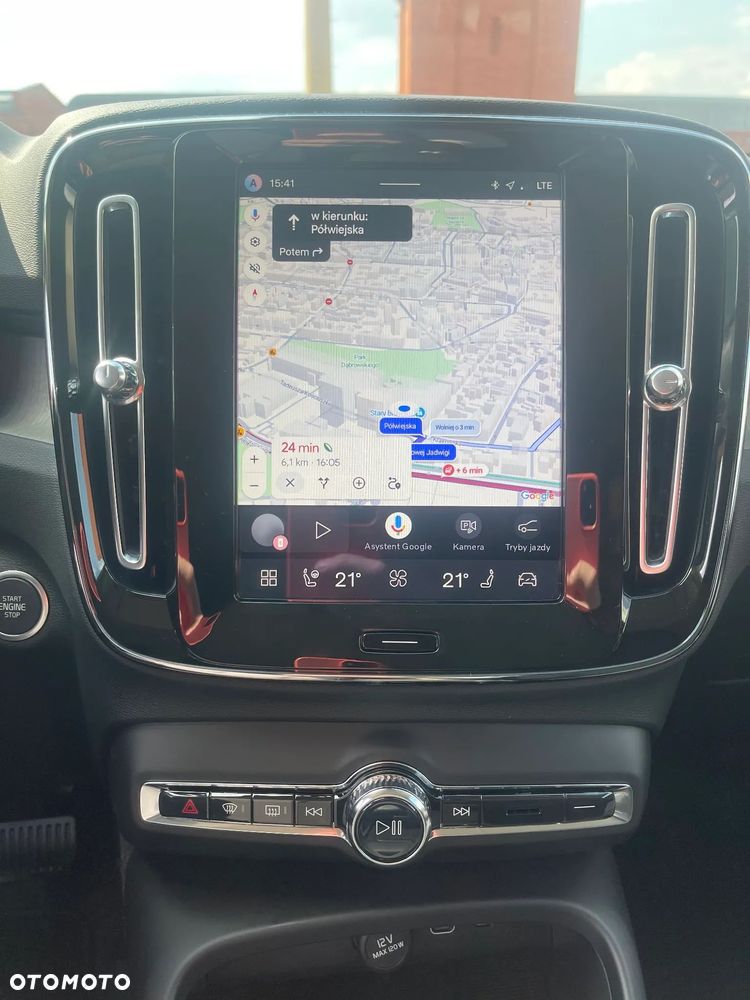 Volvo XC 40 B3 Plus Dark - 20