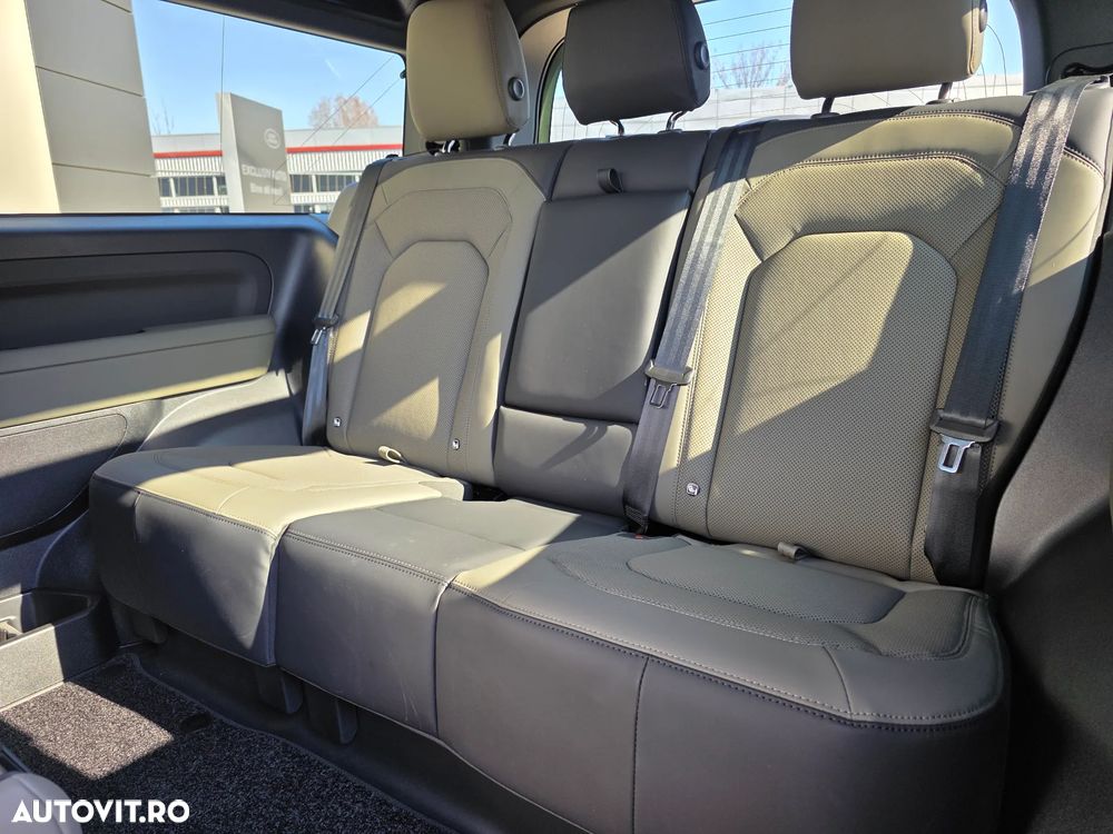 Land Rover Defender - 9