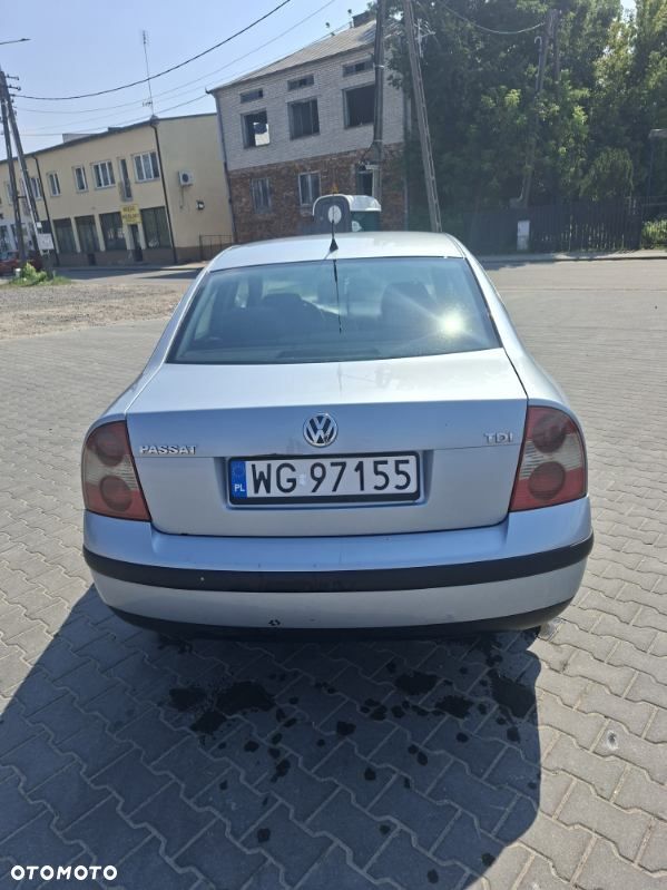 Volkswagen Passat 1.9 TDI Basis - 5