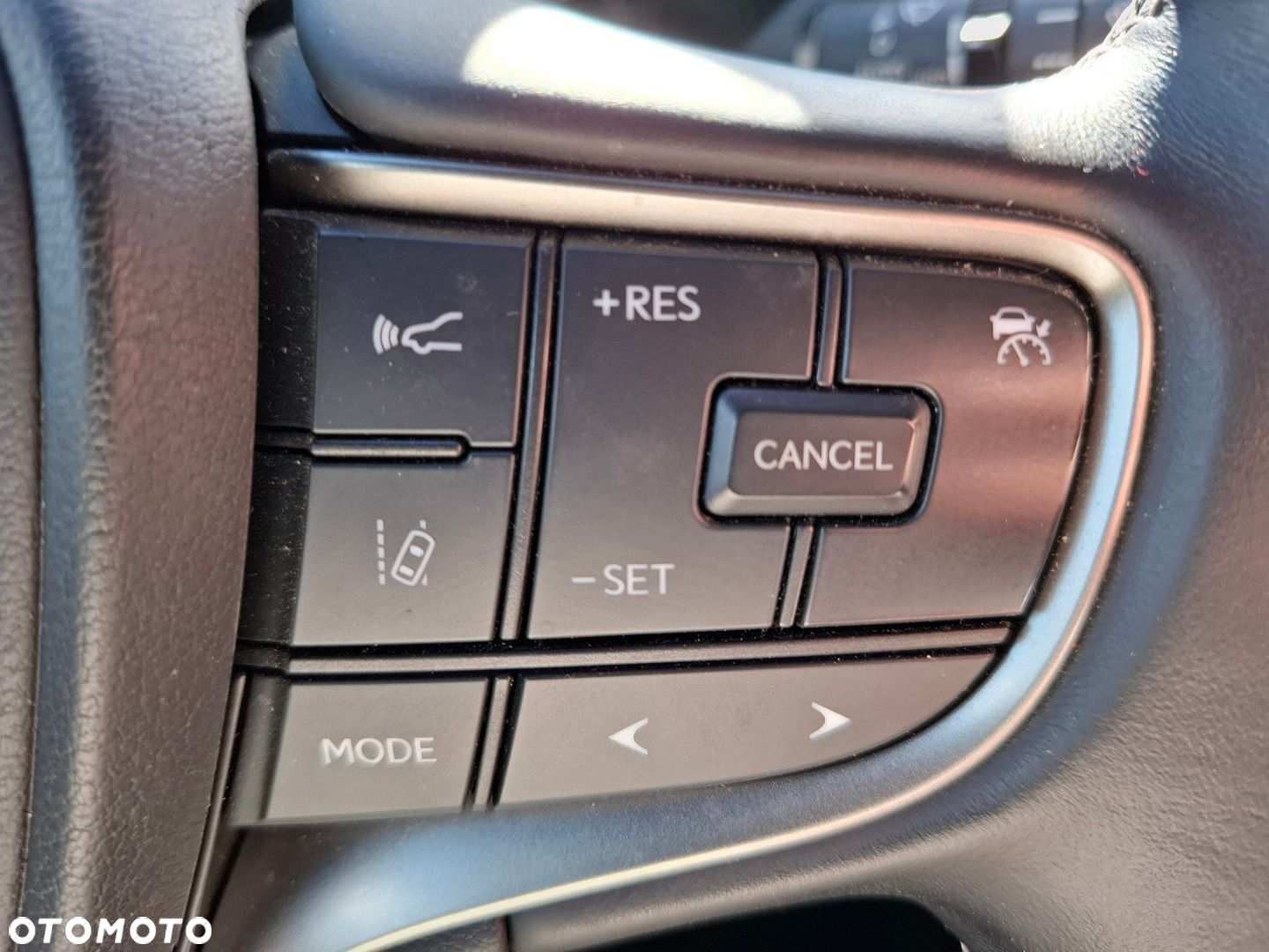 Lexus UX 250h GPF F Impression 2WD - 34