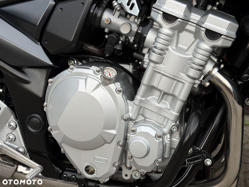 Suzuki Bandit - 22