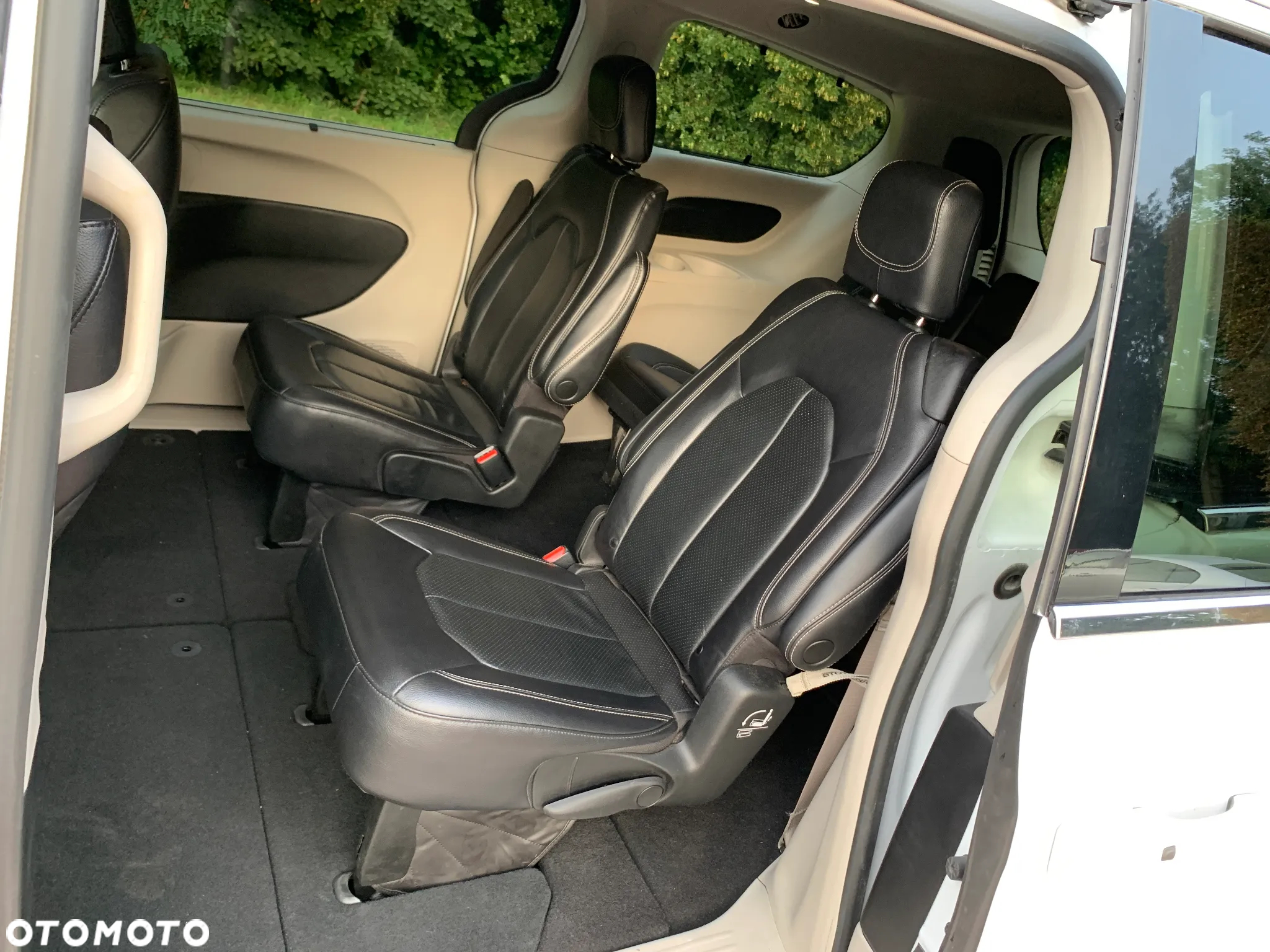 Chrysler Pacifica - 13
