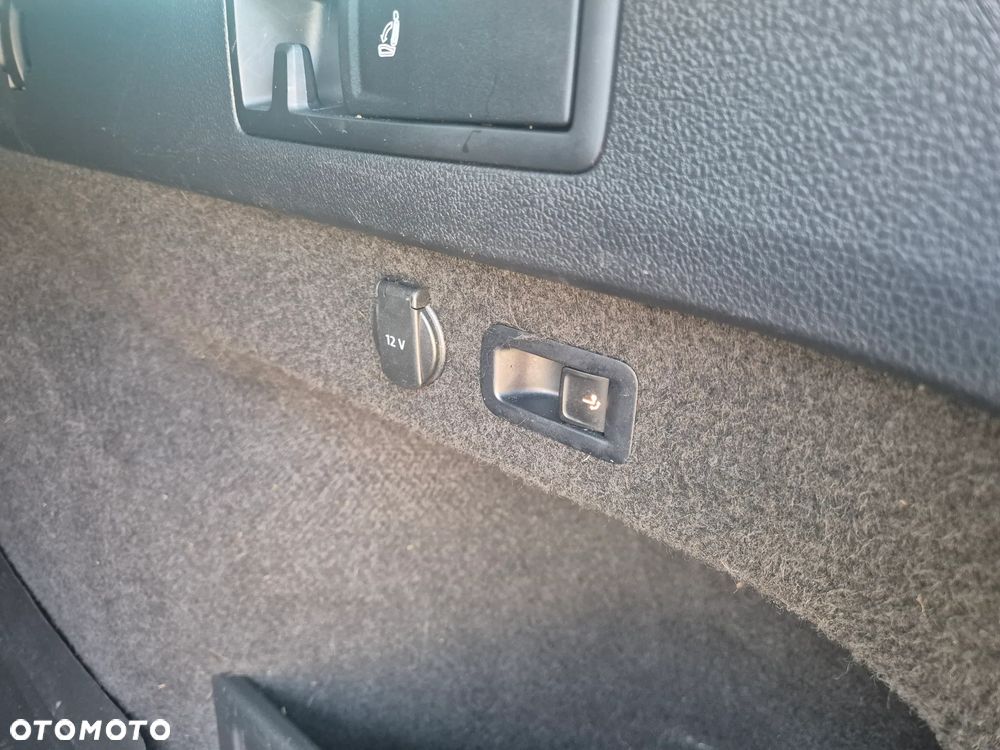 Volkswagen Passat 2.0 TDI (BlueMotion Technology) Comfortline - 25