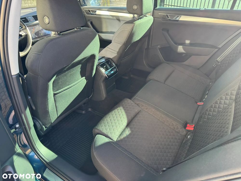 Skoda Superb 2.0 TDI 4x4 DSG Premium Edition - 13