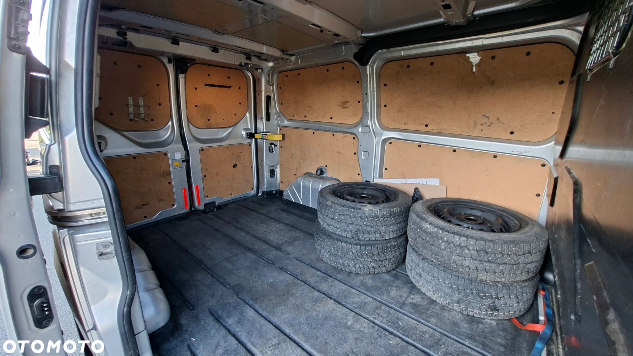 Ford Transit Custom - 28