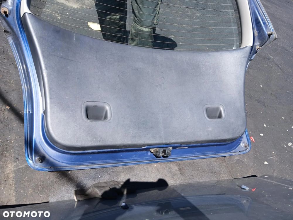 Toyota Corolla Verso Klapa bagażnika - 8
