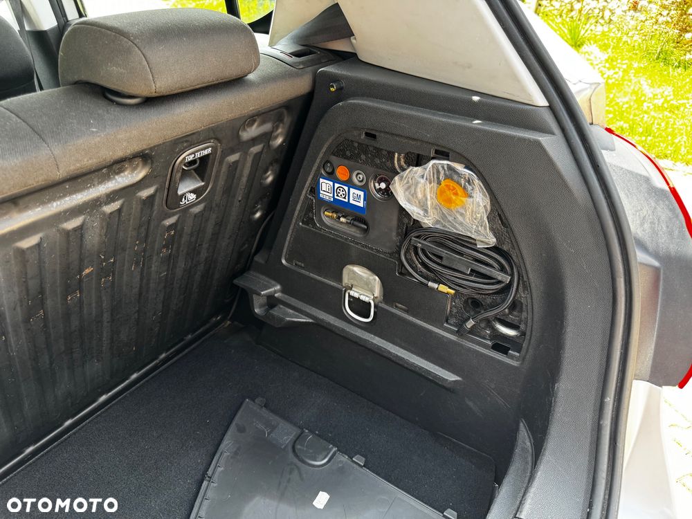 Opel Corsa 1.4 Enjoy - 18