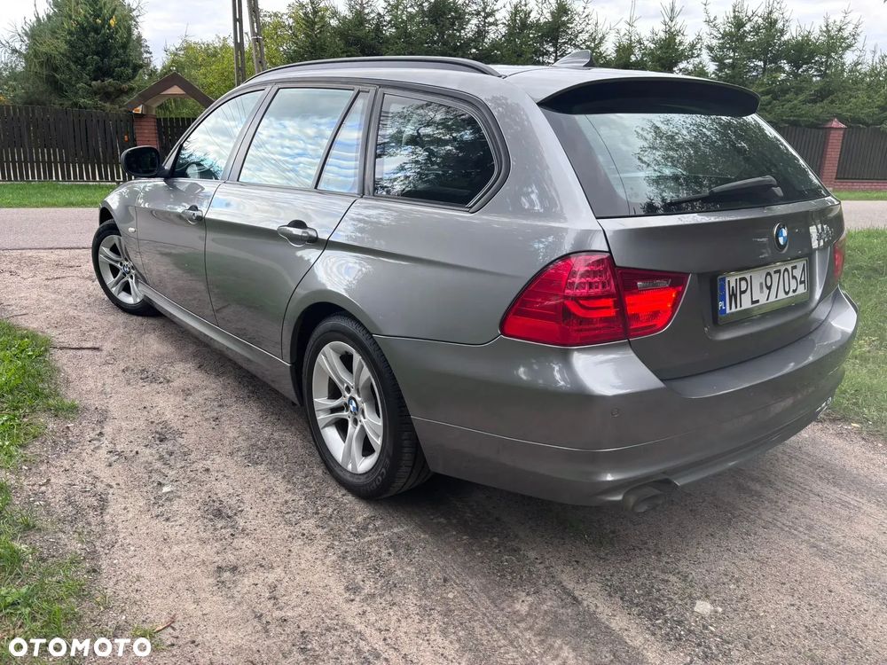 BMW Seria 3 318d DPF Touring - 19