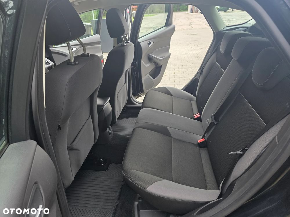 Ford Focus 1.6 Ambiente - 9