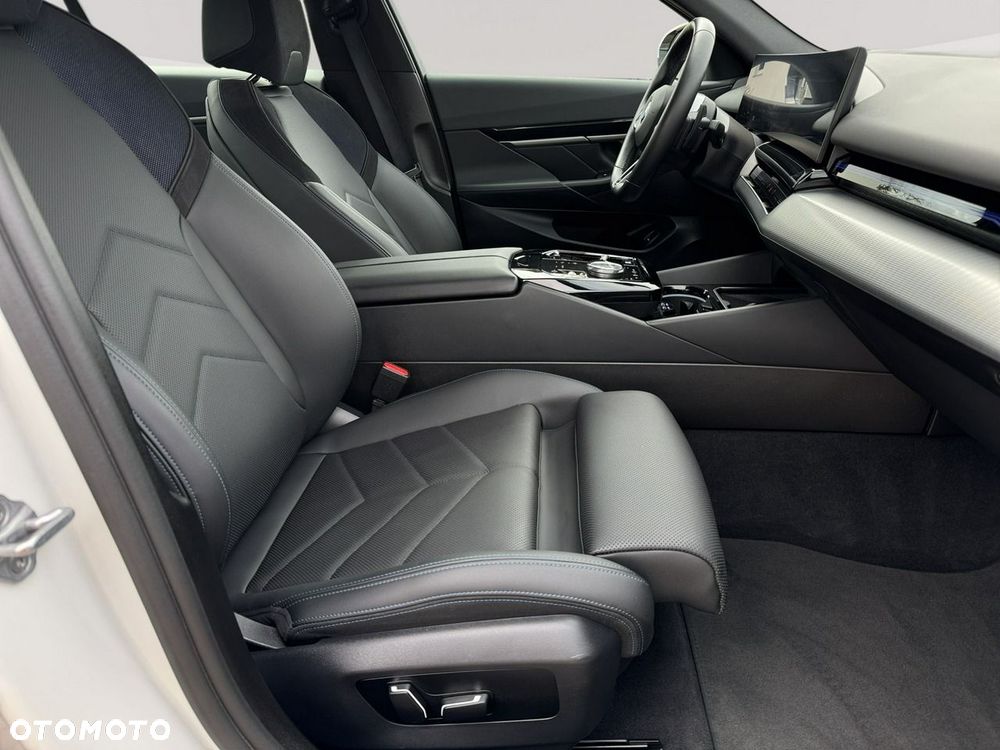 BMW Seria 5 520d mHEV M Sport - 29