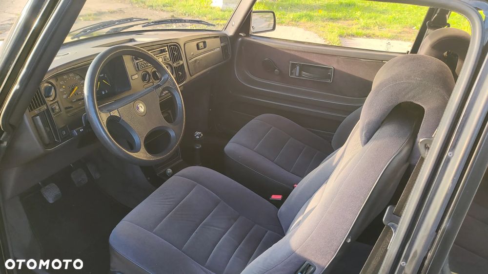 Saab 900 - 15