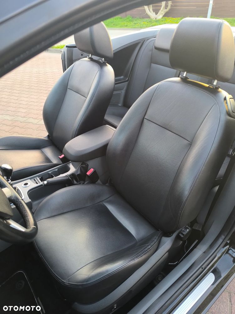 Ford Focus 2.0 TDCi DPF Ghia - 10