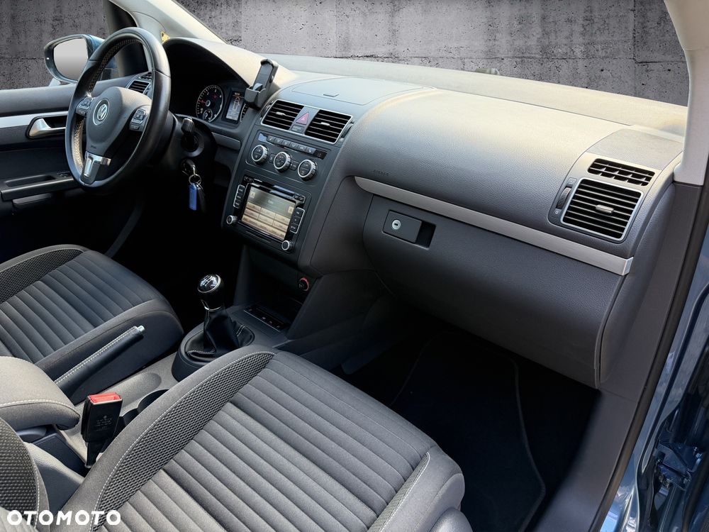 Volkswagen Touran 2.0 TDI DPF BlueMotion Technology Cup - 10
