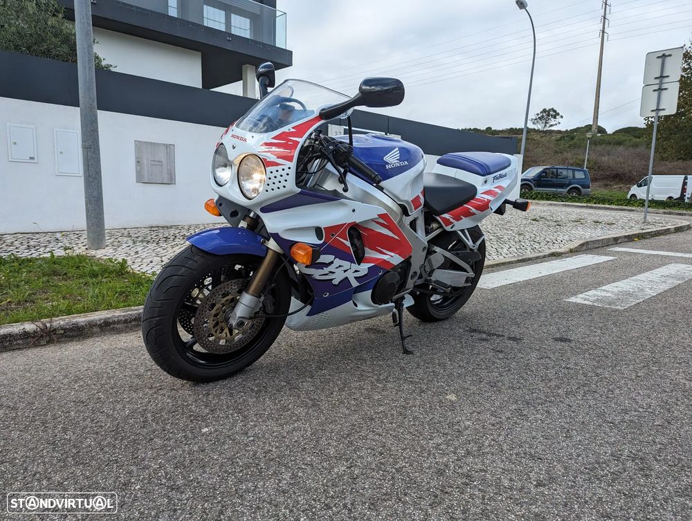 Honda CBR 900RR SC28 - 1