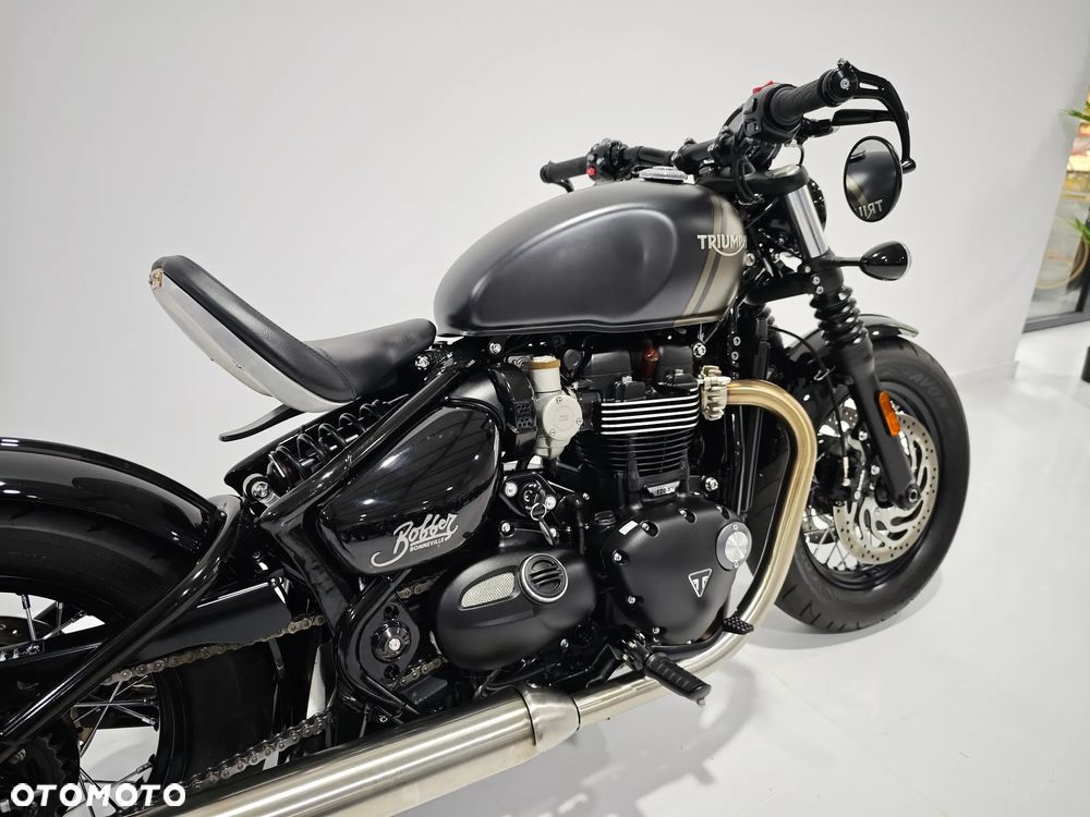 Triumph Bonneville Bobber - 11