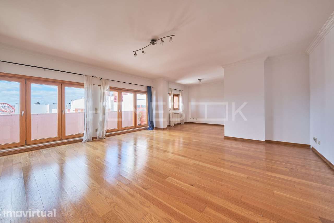 Casa no Alto dos Moinhos - Grande imagem: 4/25