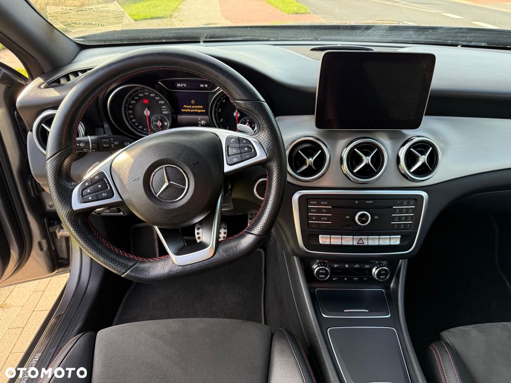 Mercedes-Benz GLA 200 7G-DCT AMG Line - 28