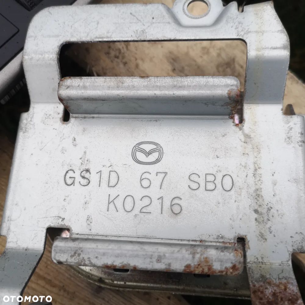 CZĘŚCI WYPOSAŻENIA WNĘTRZA ŚRODKA MAZDA 6 11R - 23