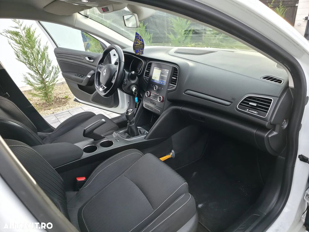Renault Megane ENERGY dCi 110 ECO2 PLAY - 24