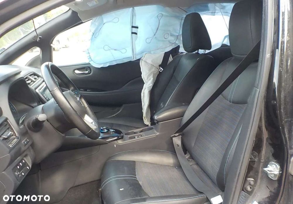 Nissan Leaf 40 kWh N-Connecta - 24