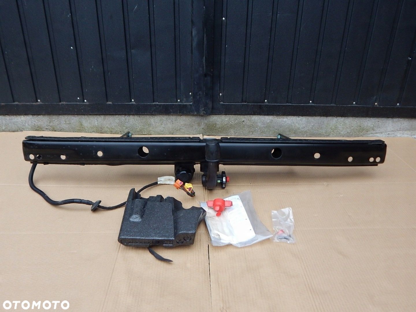 VW T5 hak holowniczy WESTFALIA 7H0803881A - 1