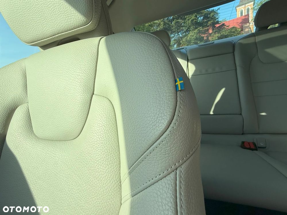Volvo S60 T5 Momentum Pro - 10
