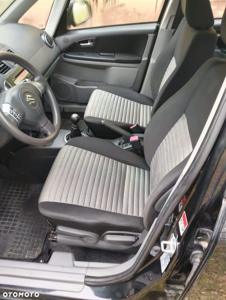 Suzuki SX4 - 8
