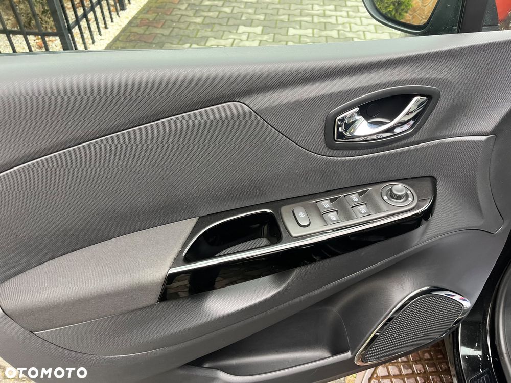 Renault Captur 1.2 TCe Helly Hansen EDC - 18