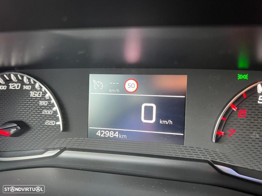Peugeot 2008 1.2 PureTech Active - 12