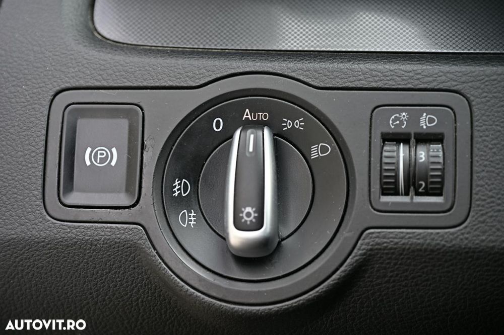 Volkswagen Passat - 14