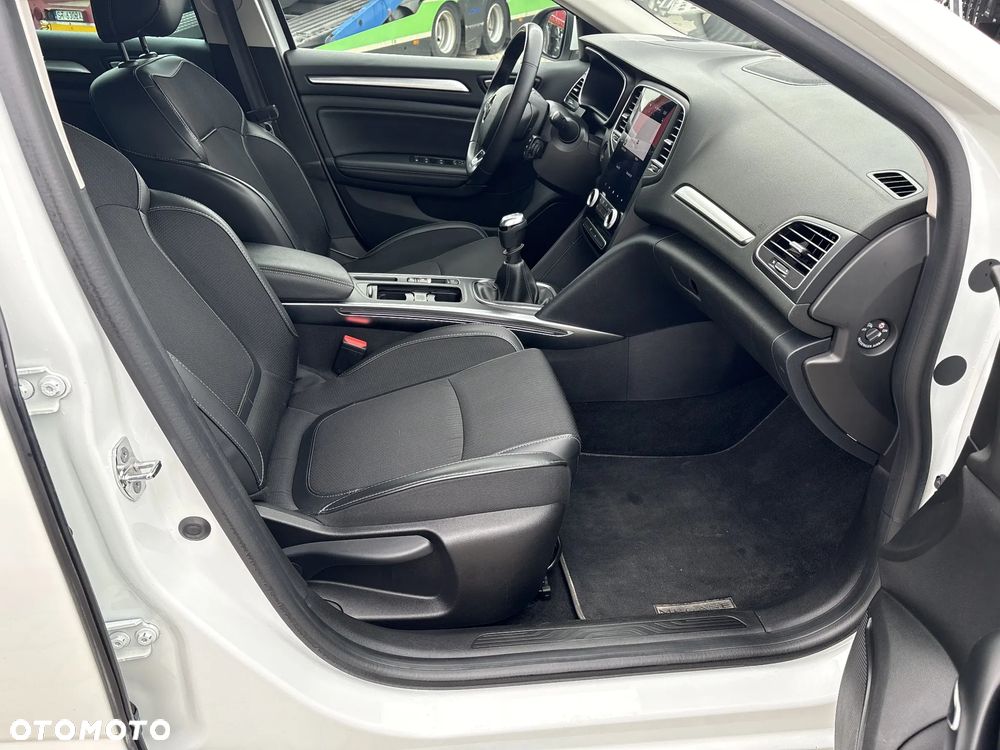 Renault Megane 1.3 TCe Intens - 17