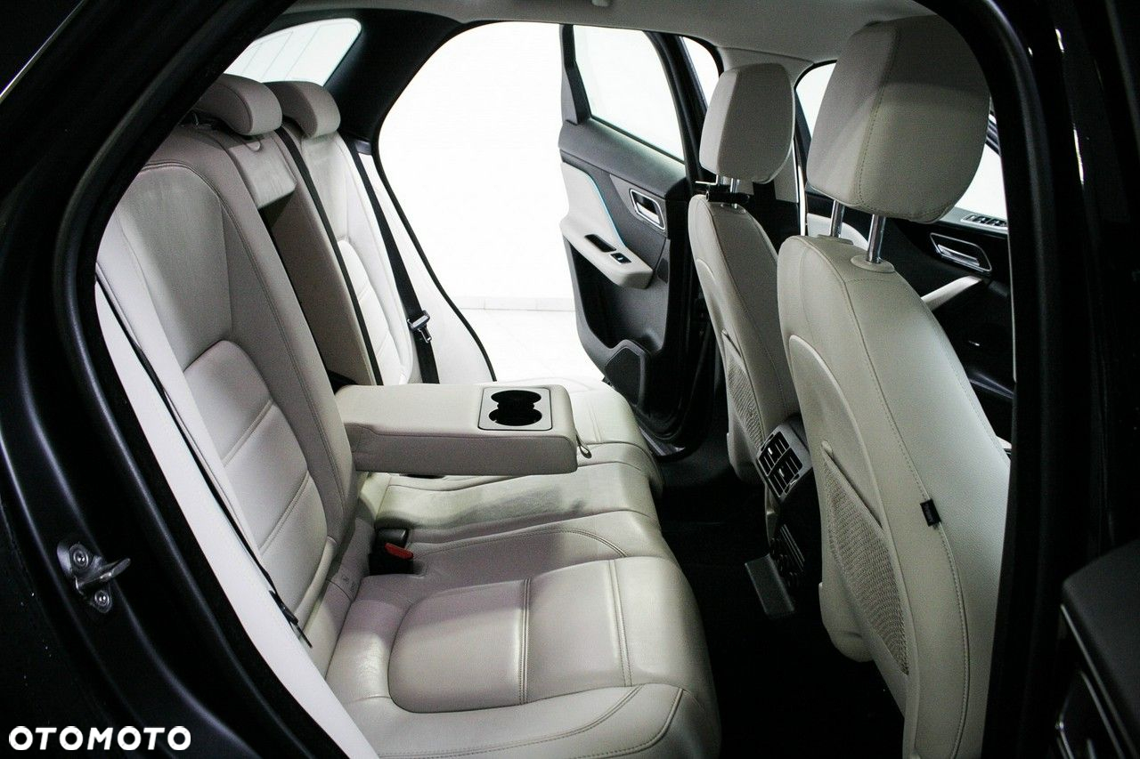 Jaguar F-Pace 2.0 i4D AWD Prestige - 29