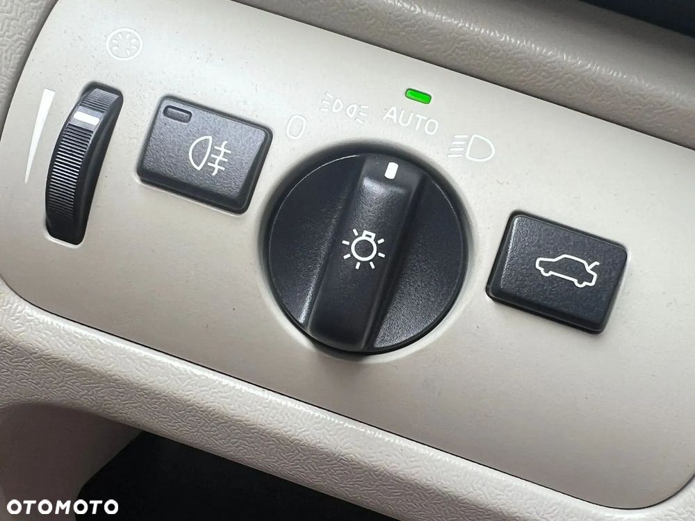 Volvo V40 Cross Country - 9