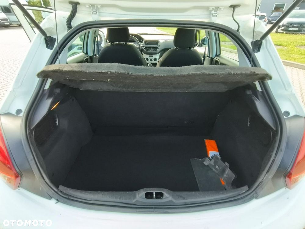Peugeot 208 - 18