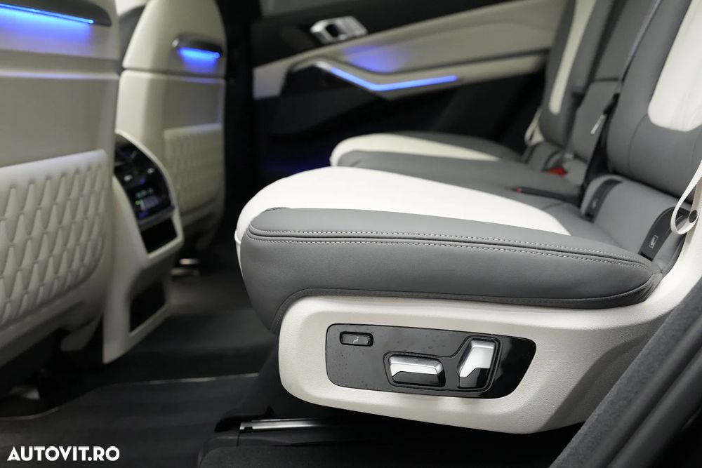 BMW X7 M60i xDrive AT MHEV - 19