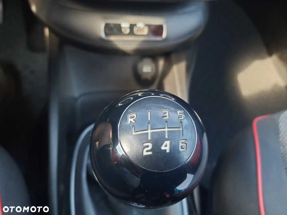 Fiat 500X 1.4 MultiAir Lounge - 17