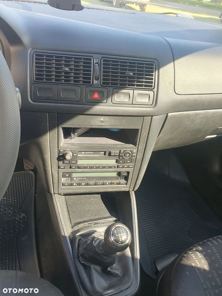 Volkswagen Golf - 2